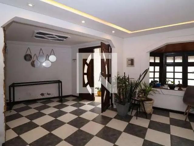 Casa / Sobrado para Locação em Taboão da Serra/SP Chácara Agrindus 2 Quartos