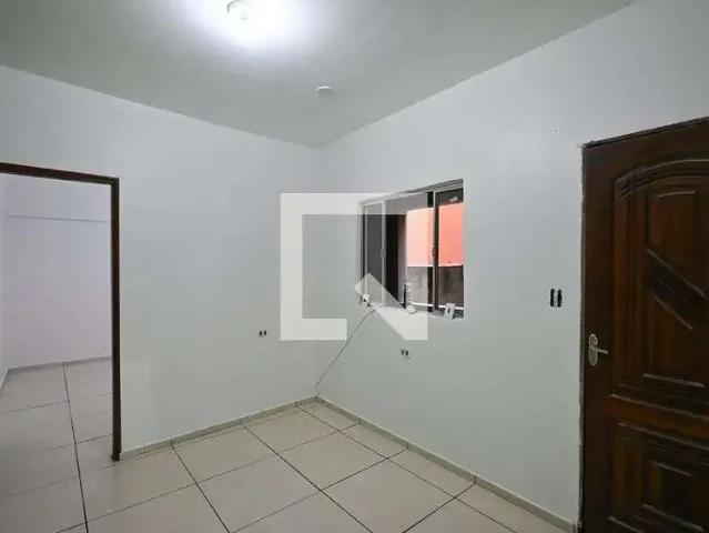 Casa / Sobrado para Locação em Taboão da Serra/SP Jardim Mirna 1 Quartos
