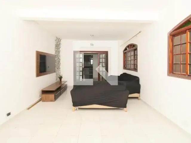 Casa / Sobrado para Locação em Taboão da Serra/SP Jardim Mirna 4 Quartos