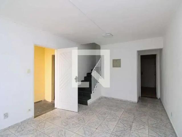 Casa / Sobrado para Locação em Taboão da Serra/SP Jardim Monte Alegre 1 Quartos