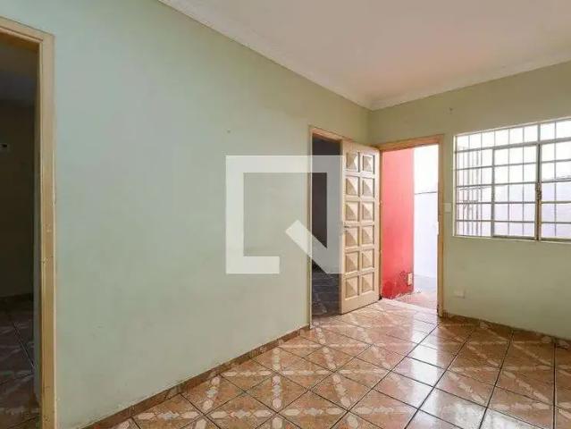 Casa / Sobrado para Locação em Taboão da Serra/SP Jardim Monte Alegre 2 Quartos