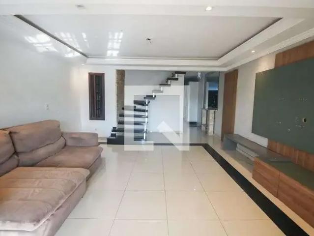 Casa / Sobrado para Locação em Taboão da Serra/SP Jardim Oliveiras 3 Quartos