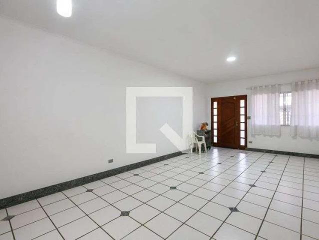 Casa / Sobrado para Locação em Taboão da Serra/SP Jardim Kuabara 3 Quartos