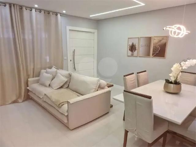 Casa / Sobrado para Locação em Taboão da Serra/SP Parque Marabá 2 Quartos
