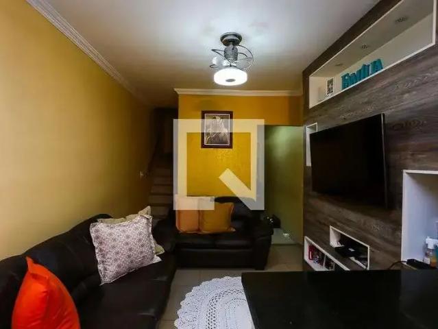 Casa / Sobrado para Locação em Taboão da Serra/SP Parque Industrial das Oliveiras 4 Quartos