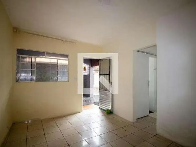 Casa / Sobrado para Locação em Taboão da Serra/SP Parque Pinheiros 2 Quartos