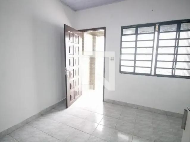 Casa / Sobrado para Locação em Taboão da Serra/SP Parque Pinheiros 3 Quartos