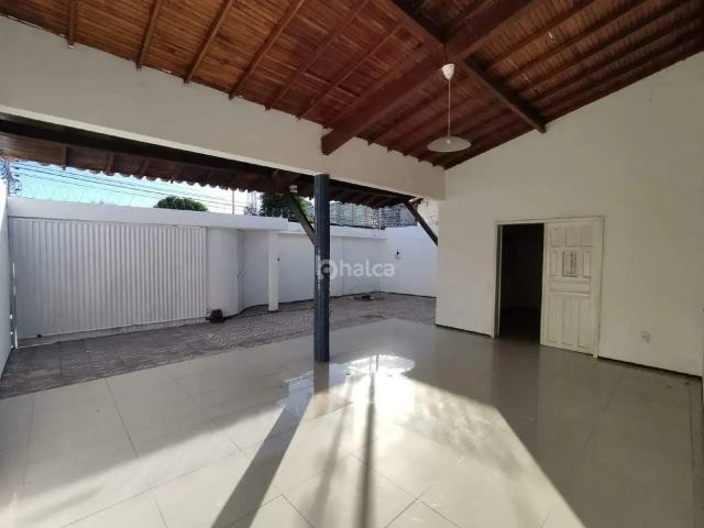 Casa / Sobrado para Locação em Teresina/PI Vermelha 5 Quartos