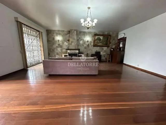 Casa / Sobrado para Locação em Teresópolis/RJ Várzea 3 Quartos