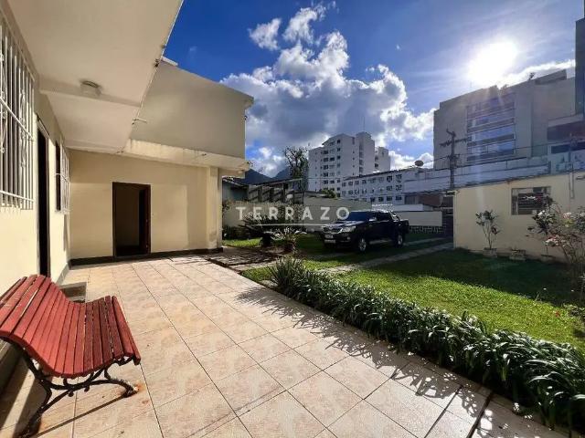 Casa / Sobrado para Locação em Teresópolis/RJ Várzea 10 Quartos