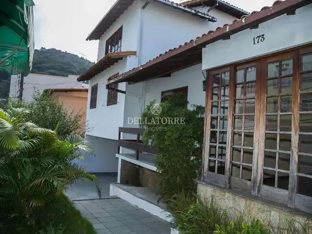 Casa / Sobrado para Locação em Teresópolis/RJ Várzea 5 Quartos