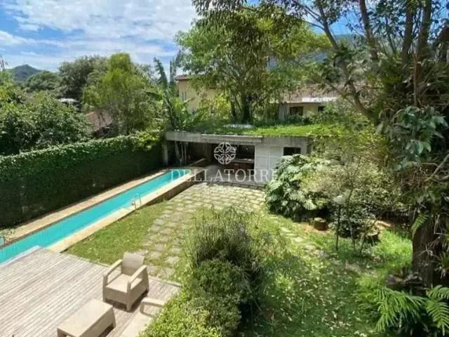 Casa / Sobrado para Locação em Teresópolis/RJ Alto 4 Quartos