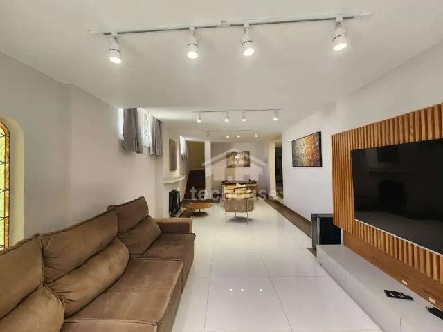 Casa / Sobrado para Locação em Teresópolis/RJ Golfe 4 Quartos