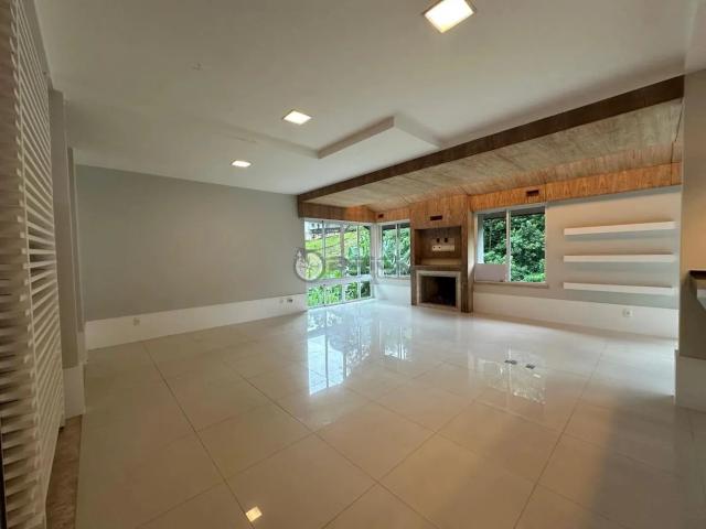 Casa / Sobrado para Locação em Teresópolis/RJ Quebra Frascos 4 Quartos