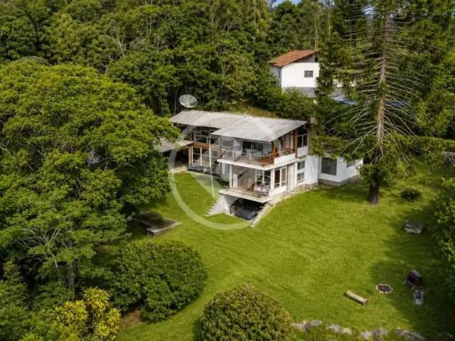 Casa / Sobrado para Locação em Teresópolis/RJ Quebra Frascos 4 Quartos