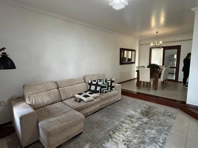 Casa / Sobrado para Locação em Tijucas/SC Centro 4 Quartos