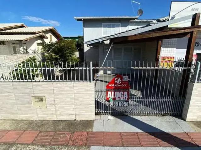 Casa / Sobrado para Locação em Tijucas/SC Praça 3 Quartos