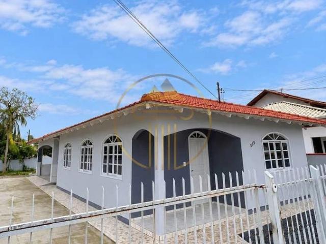 Casa / Sobrado para Locação em Tijucas/SC Universitário 3 Quartos