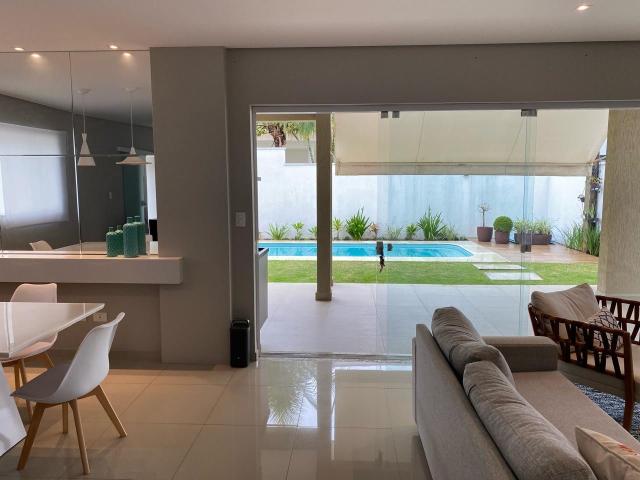 Casa / Sobrado para Locação em Tremembé/SP Campos do Conde II 4 Quartos