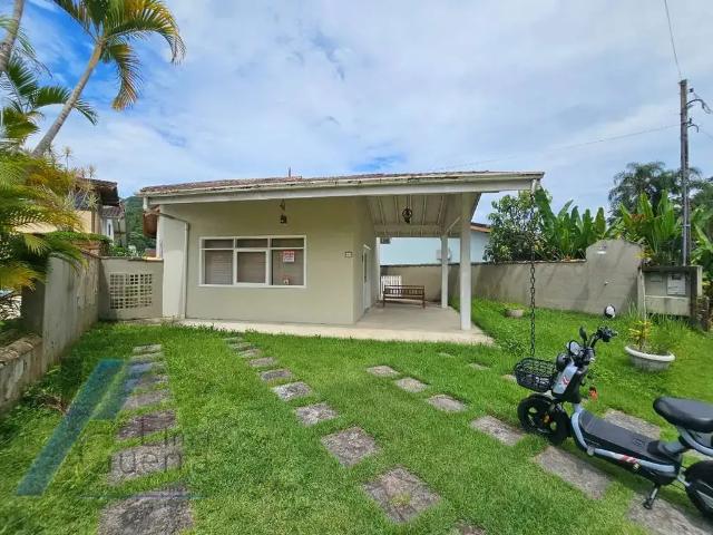 Casa / Sobrado para Locação em Ubatuba/SP Maranduba 3 Quartos