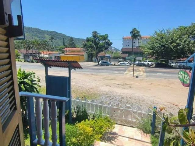 Casa / Sobrado para Locação em Ubatuba/SP Enseada 3 Quartos