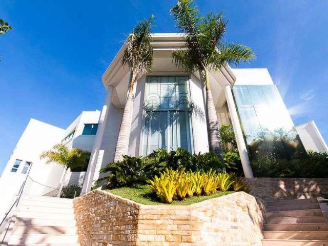 Casa / Sobrado para Locação em Ubatuba/SP Enseada 10 Quartos