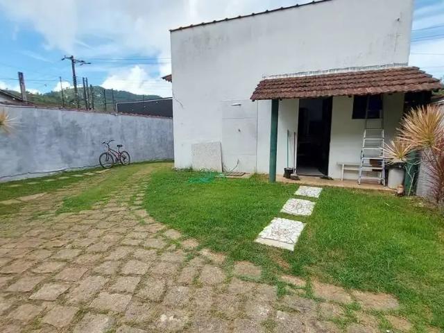 Casa / Sobrado para Locação em Ubatuba/SP Enseada 4 Quartos