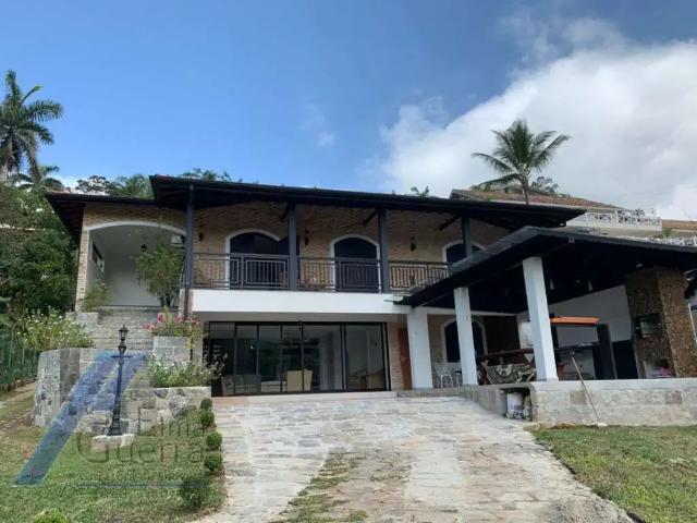 Casa / Sobrado para Locação em Ubatuba/SP Enseada 5 Quartos