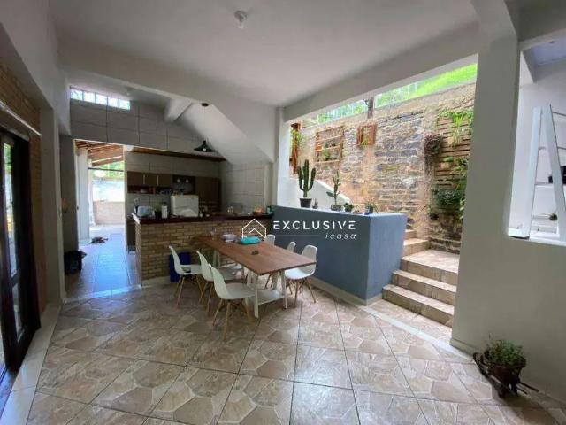 Casa / Sobrado para Locação em Ubatuba/SP Horto Florestal 3 Quartos