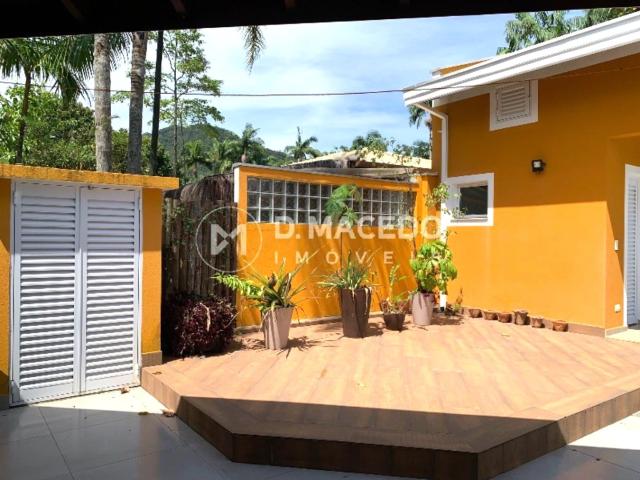 Casa / Sobrado para Locação em Ubatuba/SP Lagoinha 4 Quartos