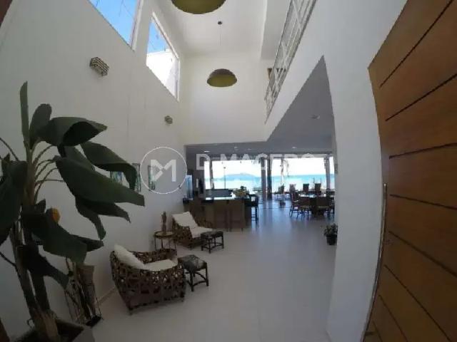 Casa / Sobrado para Locação em Ubatuba/SP Sapé 4 Quartos