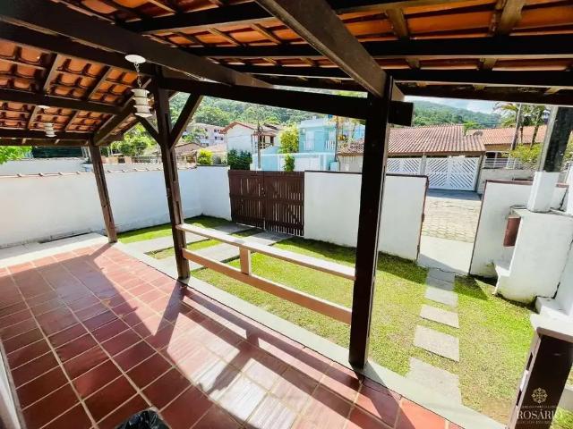 Casa / Sobrado para Locação em Ubatuba/SP Toninhas 3 Quartos