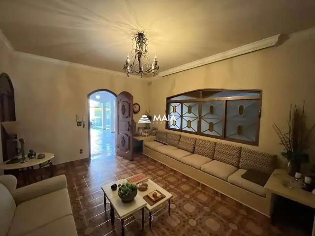 Casa / Sobrado para Locação em Uberaba/MG Boa Vista 5 Quartos