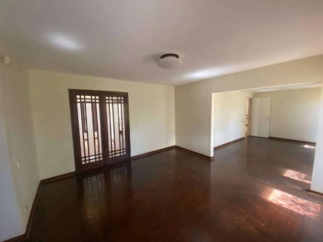 Casa / Sobrado para Locação em Uberaba/MG Centro 4 Quartos