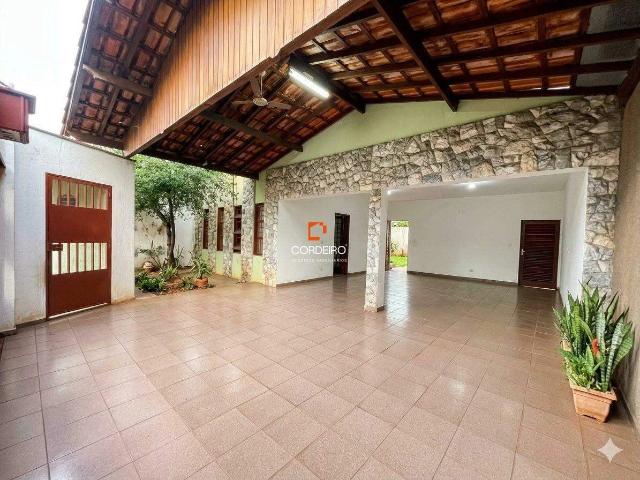 Casa / Sobrado para Locação em Uberaba/MG Santa Maria 5 Quartos