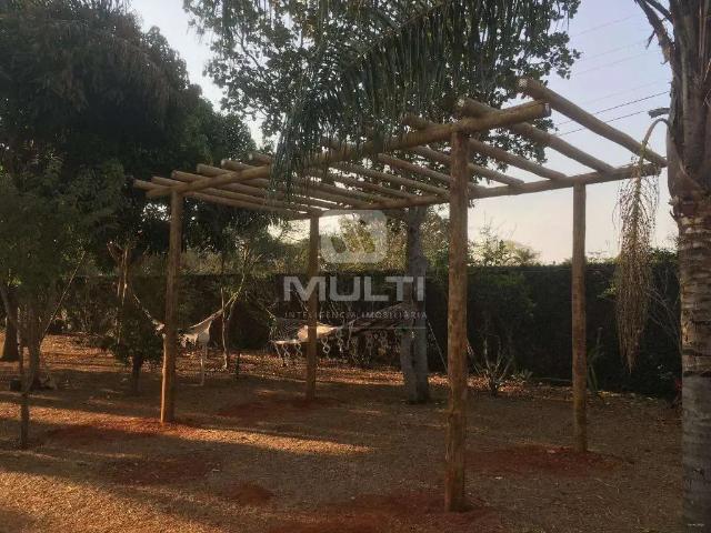 Casa / Sobrado para Locação em Uberlândia/MG Mansões Aeroporto 3 Quartos