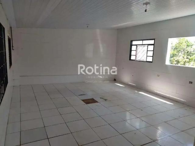 Casa / Sobrado para Locação em Uberlândia/MG Maravilha 3 Quartos