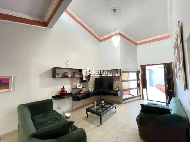 Casa / Sobrado para Locação em Uberlândia/MG Morada da Colina 3 Quartos