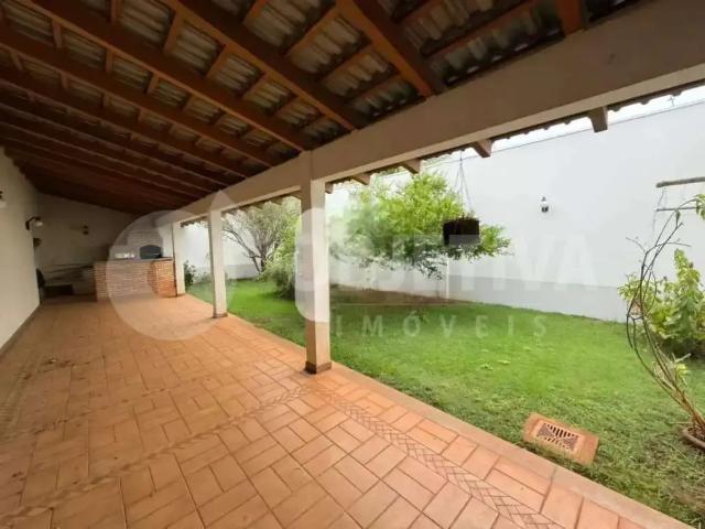 Casa / Sobrado para Locação em Uberlândia/MG Morada da Colina 3 Quartos