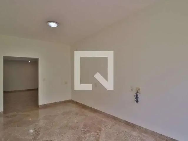 Casa / Sobrado para Locação em Uberlândia/MG Morada da Colina 4 Quartos
