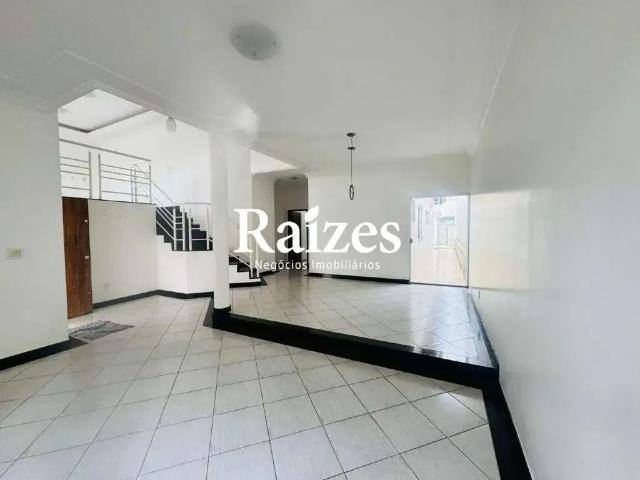 Casa / Sobrado para Locação em Uberlândia/MG Morada da Colina 4 Quartos
