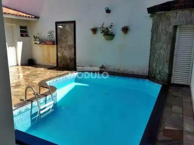 Casa / Sobrado para Locação em Uberlândia/MG Morada da Colina 4 Quartos
