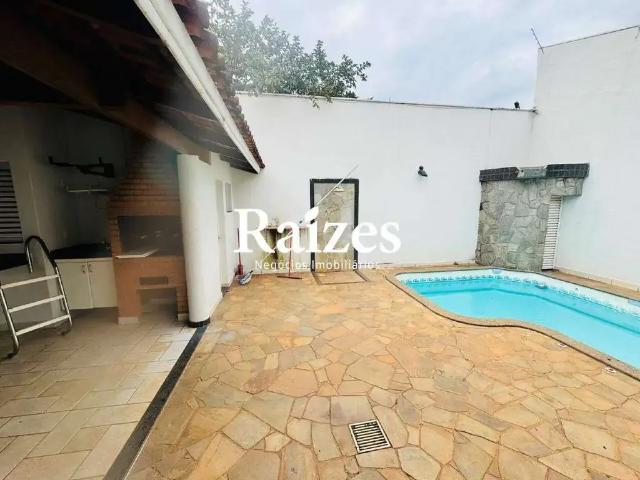 Casa / Sobrado para Locação em Uberlândia/MG Morada da Colina 4 Quartos