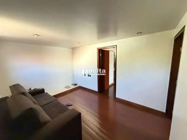 Casa / Sobrado para Locação em Uberlândia/MG Morada da Colina 5 Quartos