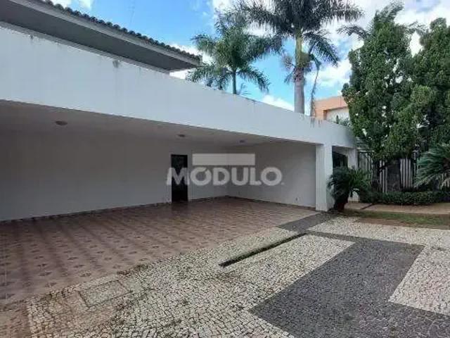 Casa / Sobrado para Locação em Uberlândia/MG Morada da Colina 6 Quartos