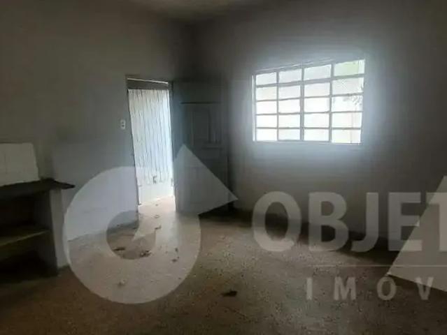 Casa / Sobrado para Locação em Uberlândia/MG Nossa Senhora Aparecida 2 Quartos