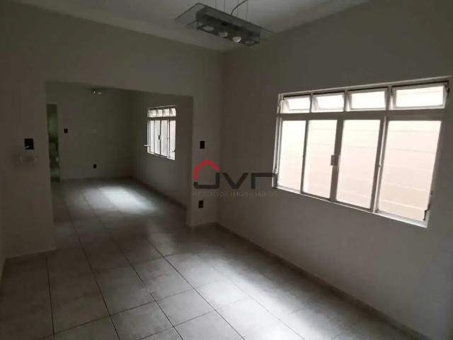 Casa / Sobrado para Locação em Uberlândia/MG Nossa Senhora Aparecida 3 Quartos