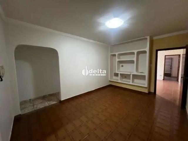 Casa / Sobrado para Locação em Uberlândia/MG Nossa Senhora Aparecida 3 Quartos