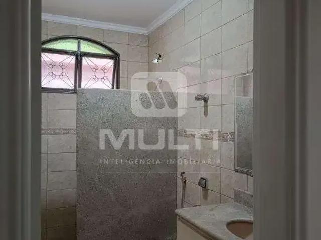 Casa / Sobrado para Locação em Uberlândia/MG Nossa Senhora Aparecida 3 Quartos