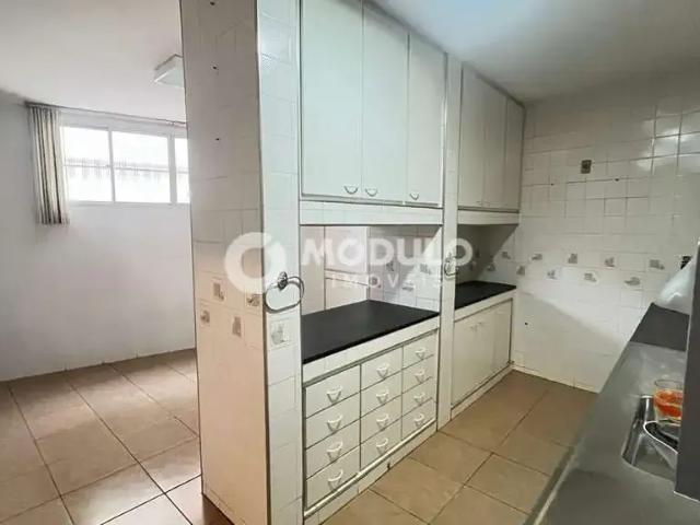 Casa / Sobrado para Locação em Uberlândia/MG Nossa Senhora Aparecida 4 Quartos